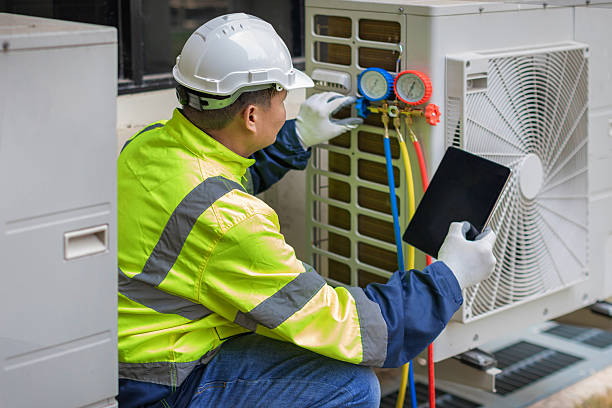 Professional Hvac Installation technician working in South Roxana, IL